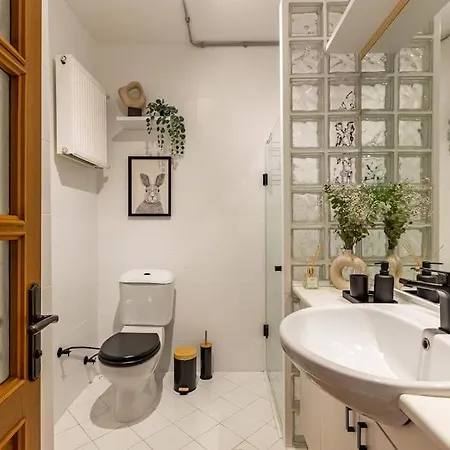 Location, Location, Location!by Lift! Апартаменты Стамбул